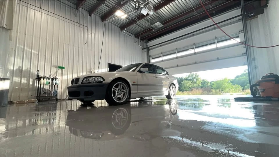 2001 BMW E46 330i & 330Ci - Image 2 of 20