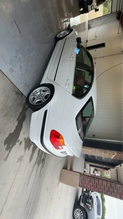 2001 BMW E46 330i & 330Ci - Image 9 of 20
