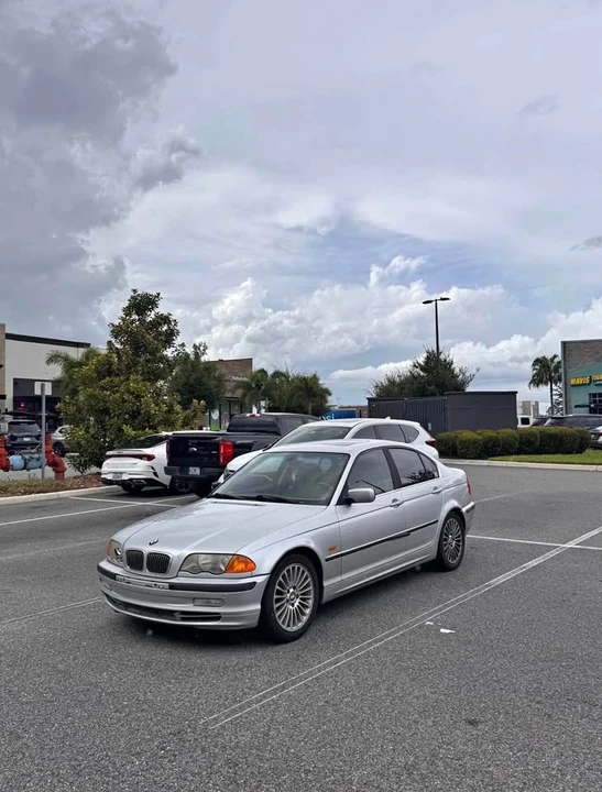 2001 BMW E46 330i & 330Ci - Image 2 of 6