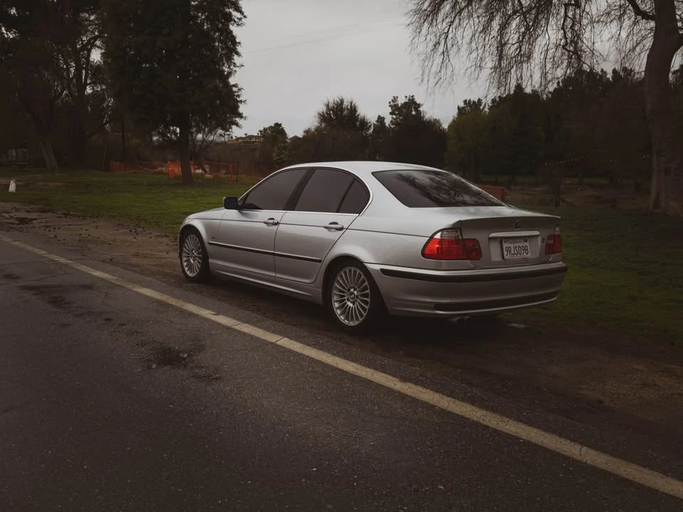 2001 BMW E46 330i & 330Ci - Image 4 of 12