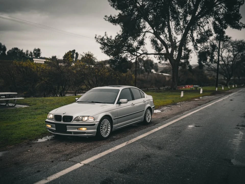 2001 BMW E46 330i & 330Ci - Image 5 of 12