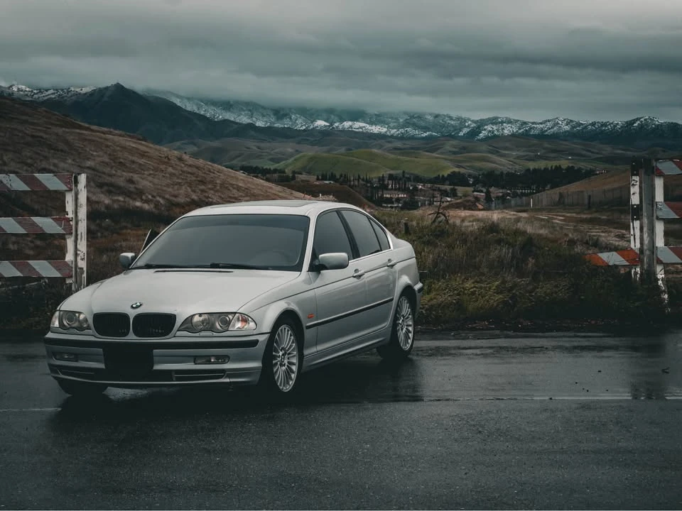 2001 BMW E46 330i & 330Ci - Image 6 of 12