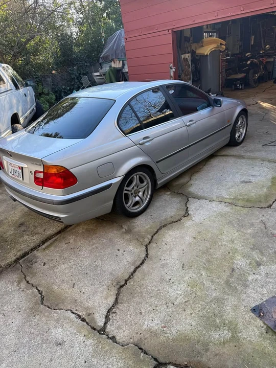2001 BMW E46 330i & 330Ci - Image 2 of 3