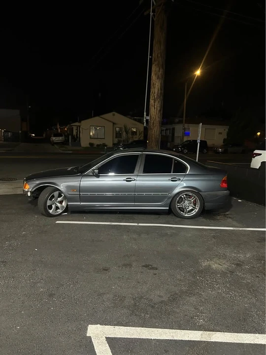 2001 BMW E46 330i & 330Ci - Image 2 of 8
