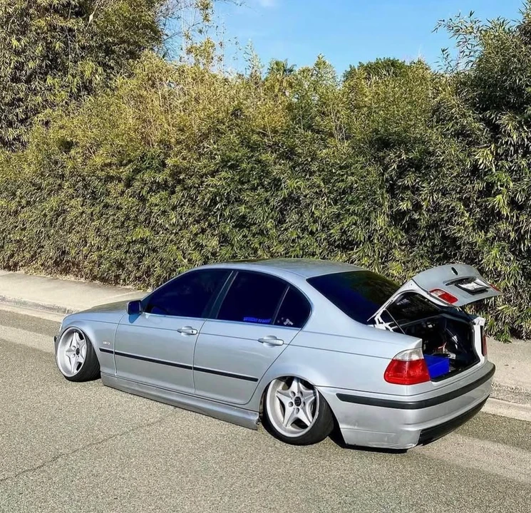 2001 BMW E46 330i & 330Ci - Image 2 of 13