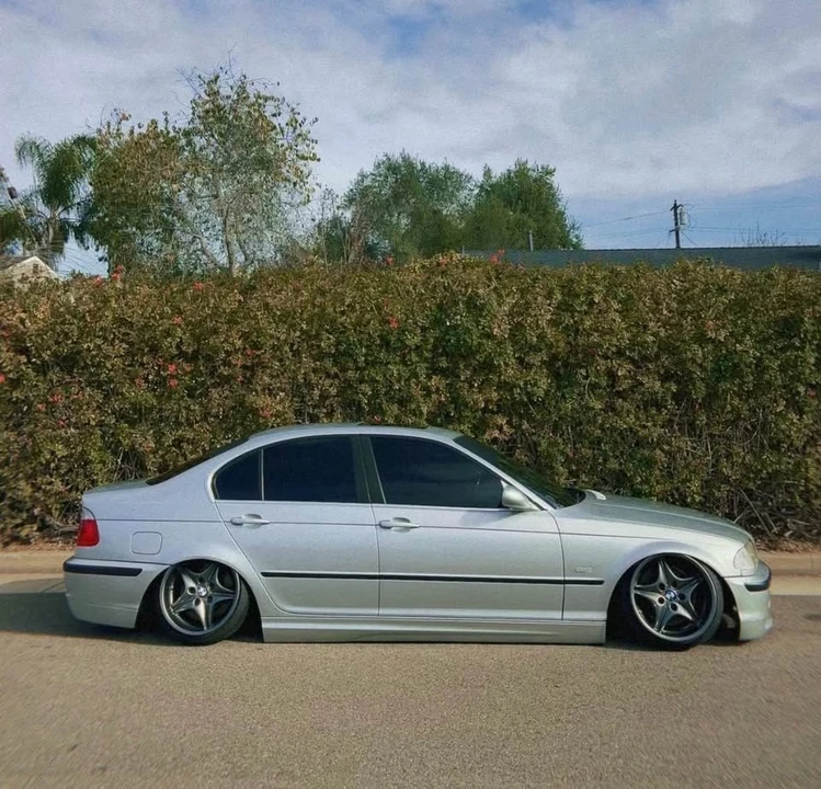 2001 BMW E46 330i & 330Ci - Image 13 of 13