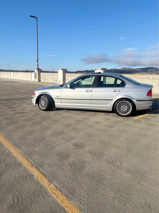 2001 BMW E46 330i & 330Ci - Image 2 of 16
