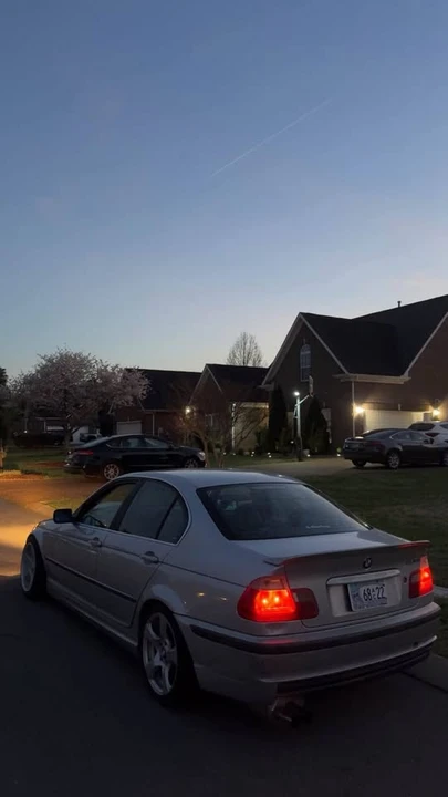 2001 BMW E46 330i & 330Ci - Image 3 of 5