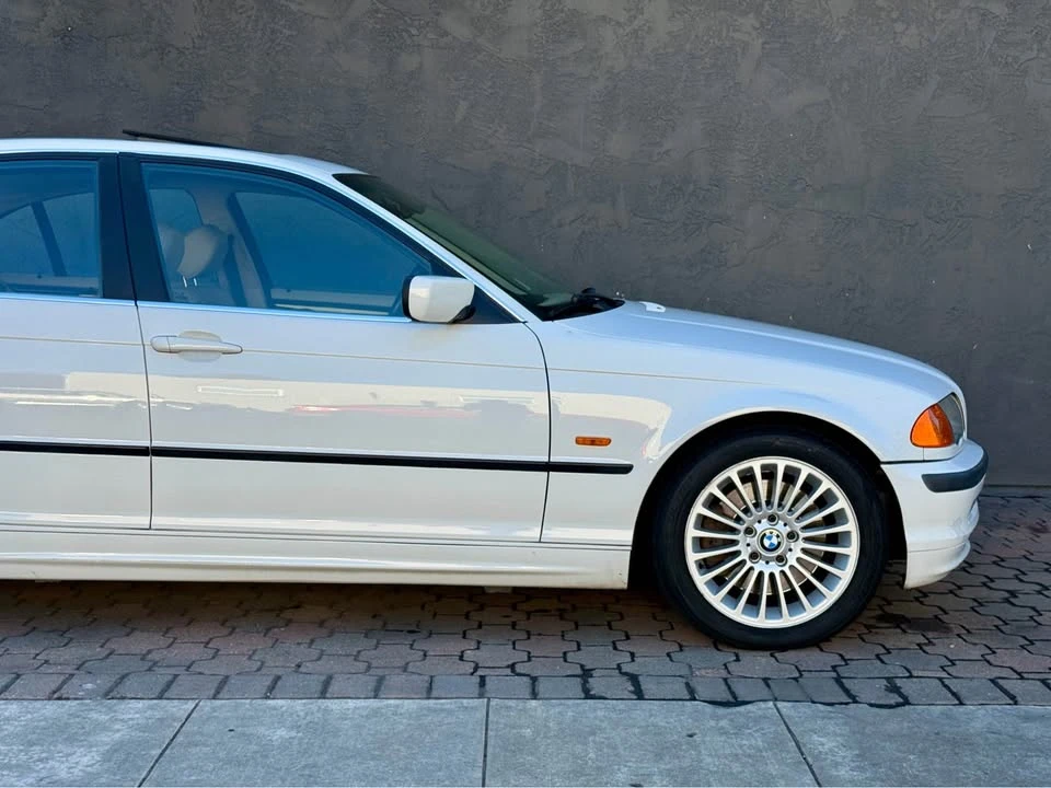2001 BMW E46 330i & 330Ci - Image 8 of 20