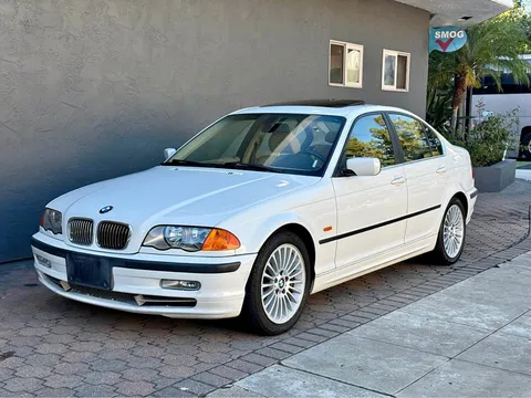 2001 BMW 3 Series 330i Sedan