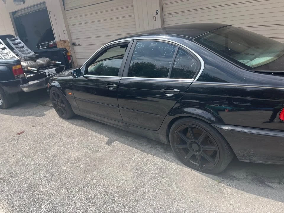 2001 BMW E46 330i & 330Ci - Image 2 of 6