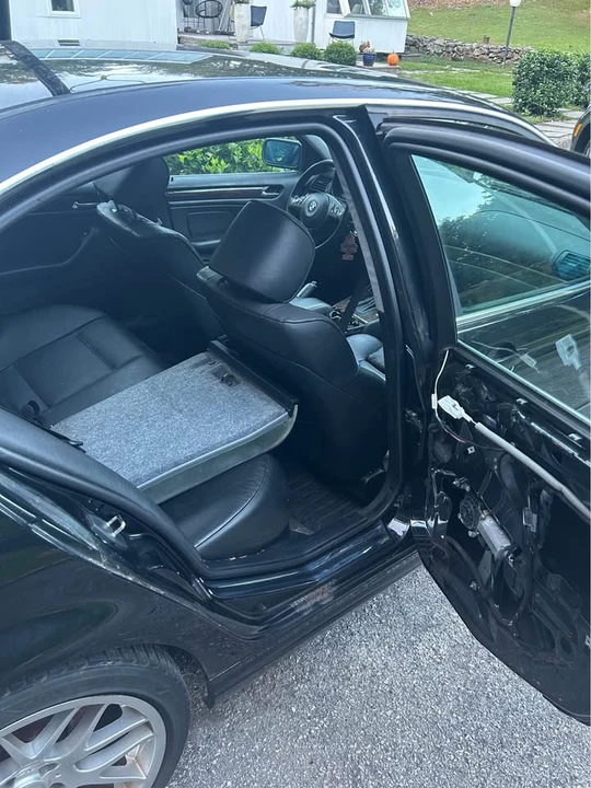 2001 BMW E46 330i & 330Ci - Image 9 of 11