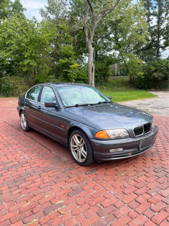 2001 BMW E46 330i & 330Ci - Image 2 of 10