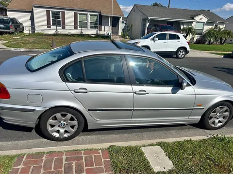 2001 BMW 325i Sedan