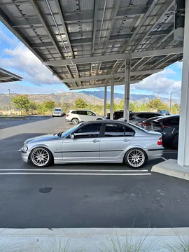 2001 BMW 3 Series 325i Sedan