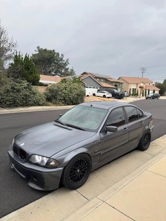 2001 BMW E46 330i & 330Ci - Image 2 of 9