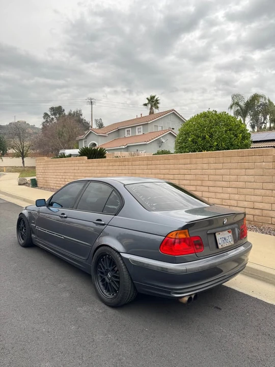 2001 BMW E46 330i & 330Ci - Image 4 of 9