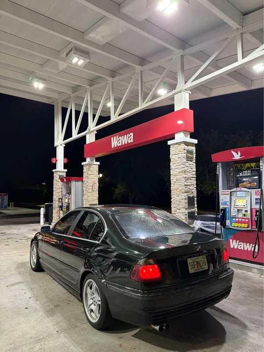 2001 BMW E46 330i & 330Ci - Image 2 of 10