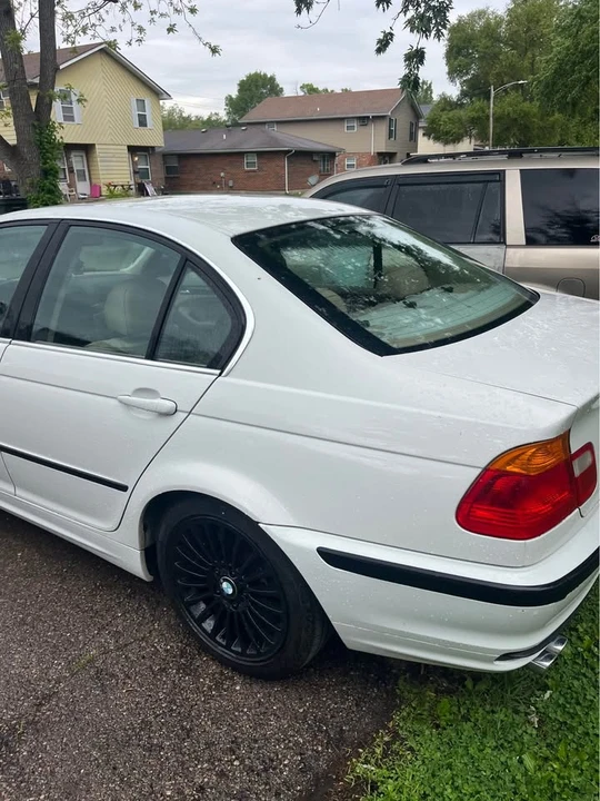 2001 BMW E46 330i & 330Ci - Image 2 of 11