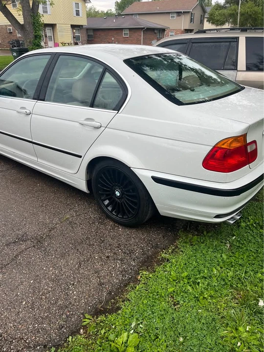 2001 BMW E46 330i & 330Ci - Image 5 of 11