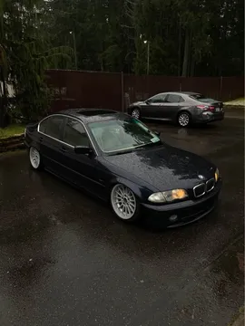 2001 BMW 330i Sedan