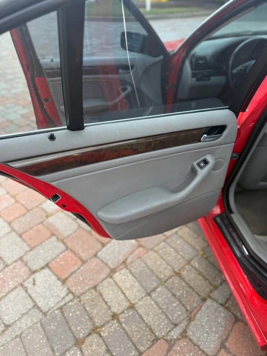2001 BMW E46 330i & 330Ci - Image 7 of 12