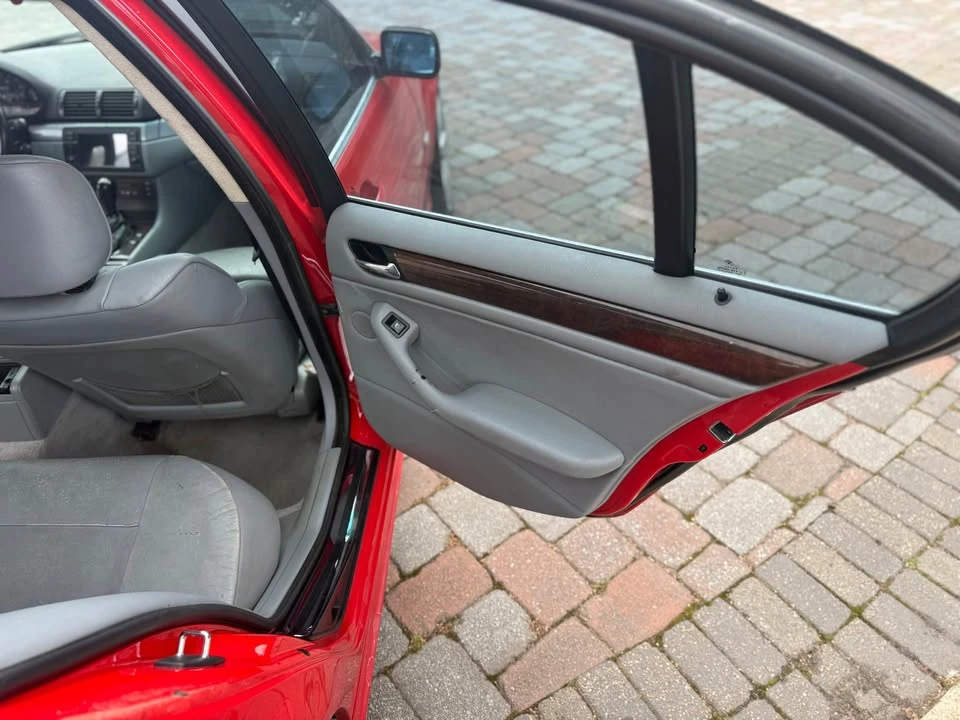 2001 BMW E46 330i & 330Ci - Image 8 of 12