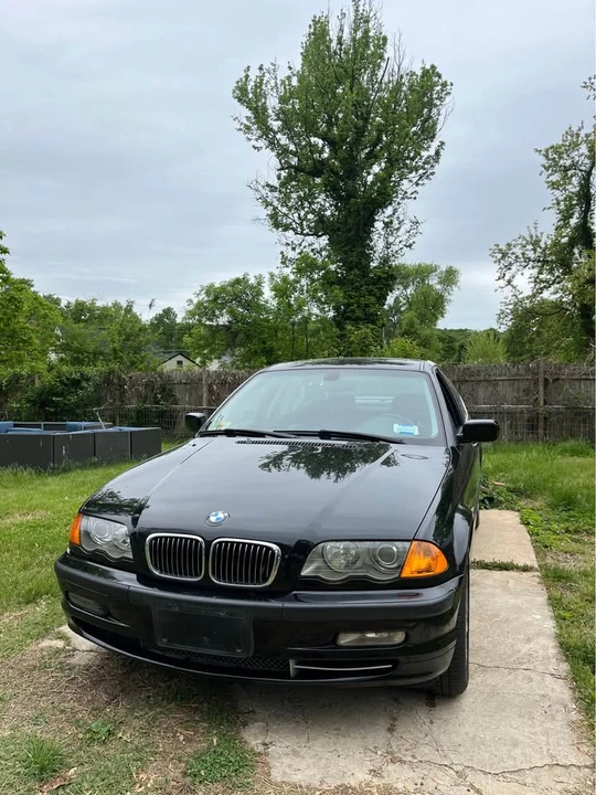 2001 BMW E46 330i & 330Ci - Image 2 of 13