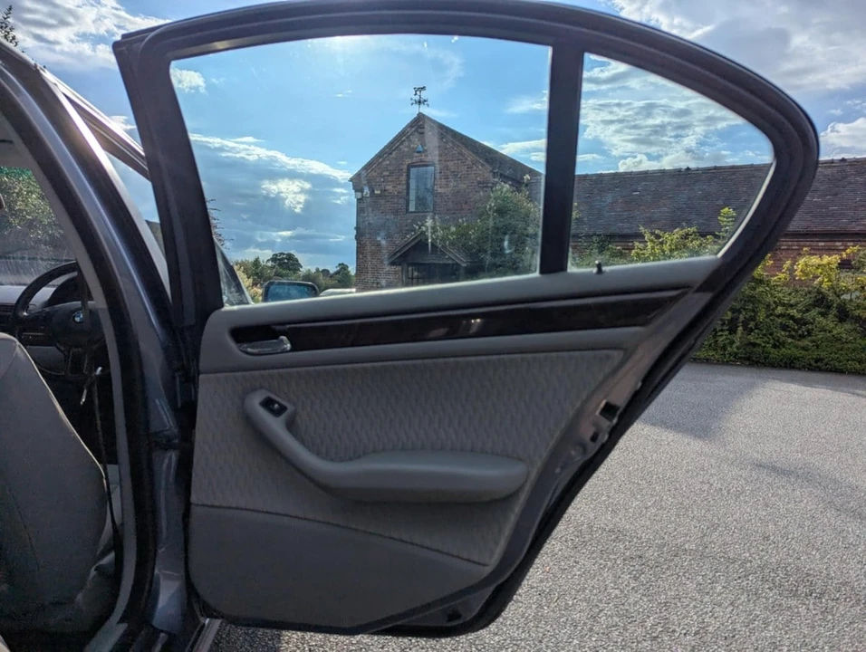 2001 BMW E46 3 Series - Image 19 of 30
