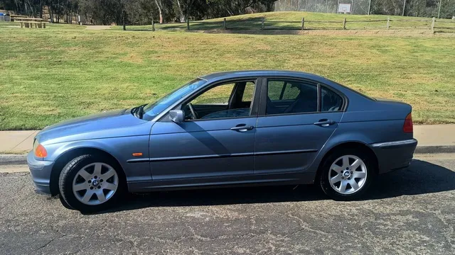 2001 BMW 325i E46