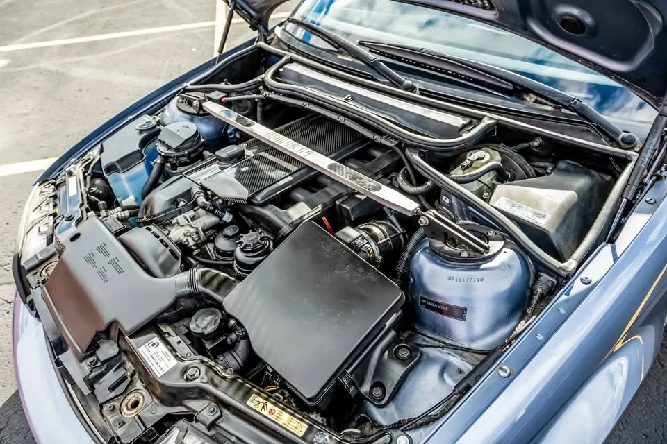 2001 BMW E46 330i & 330Ci - Image 8 of 14