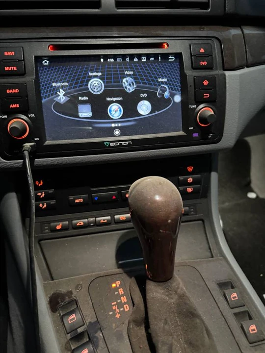 2001 BMW E46 330i & 330Ci - Image 9 of 10
