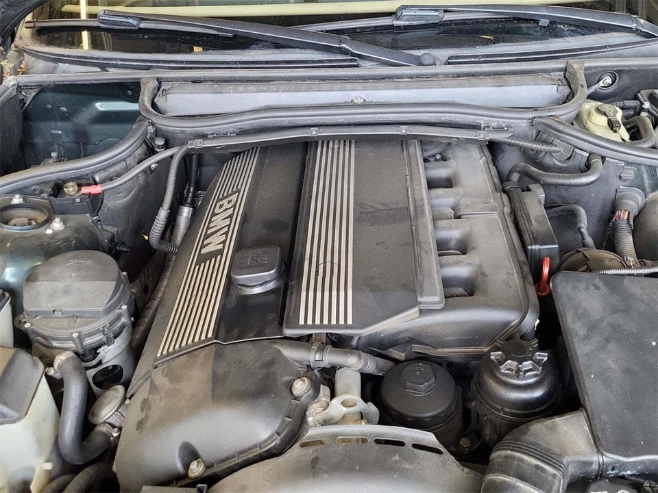 2001 BMW E46 330i & 330Ci - Image 7 of 9