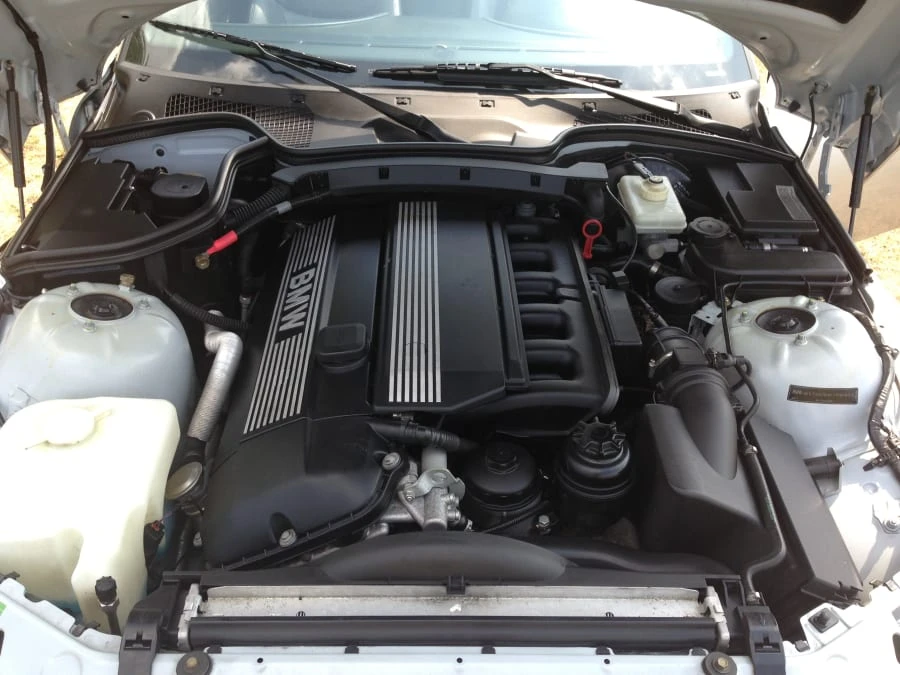 2001 BMW E46 330i & 330Ci - Image 6 of 7
