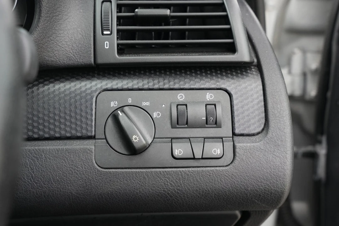 2001 BMW E46 330i & 330Ci - Image 30 of 30