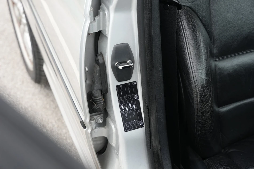 2001 BMW E46 330i & 330Ci - Image 23 of 30