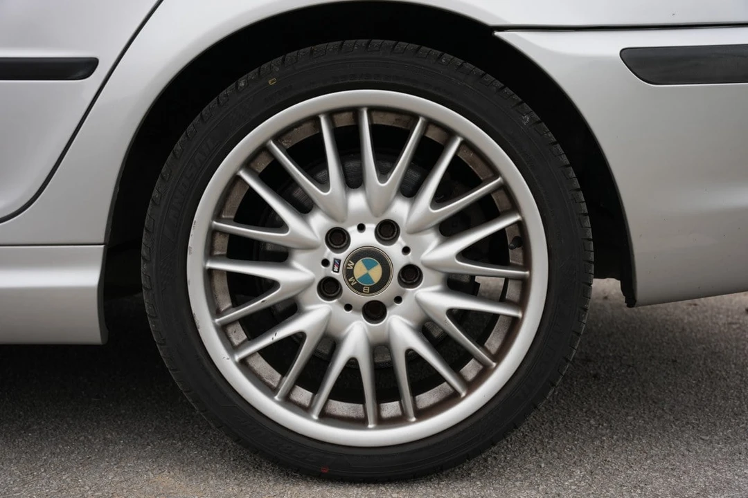 2001 BMW E46 330i & 330Ci - Image 17 of 30