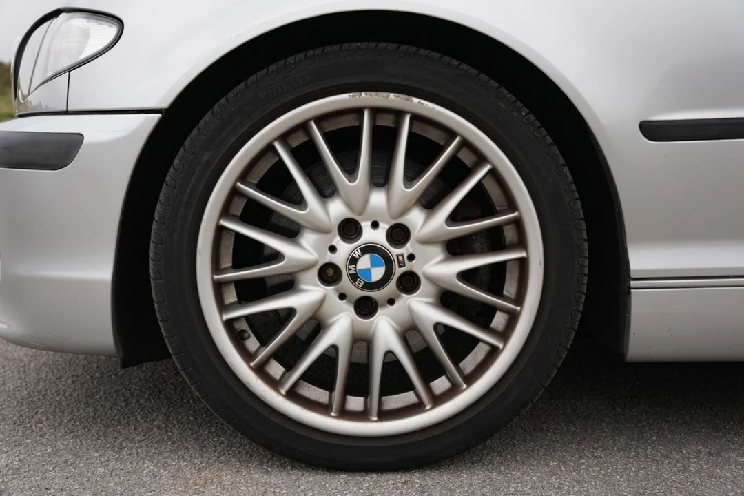 2001 BMW E46 330i & 330Ci - Image 16 of 30