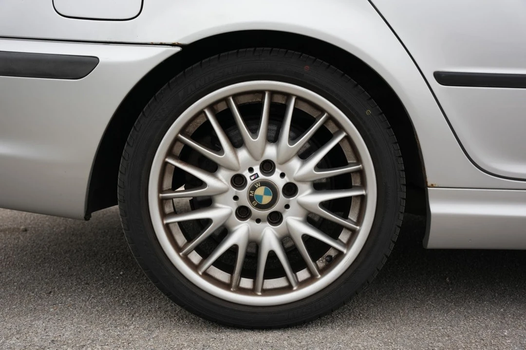 2001 BMW E46 330i & 330Ci - Image 19 of 30