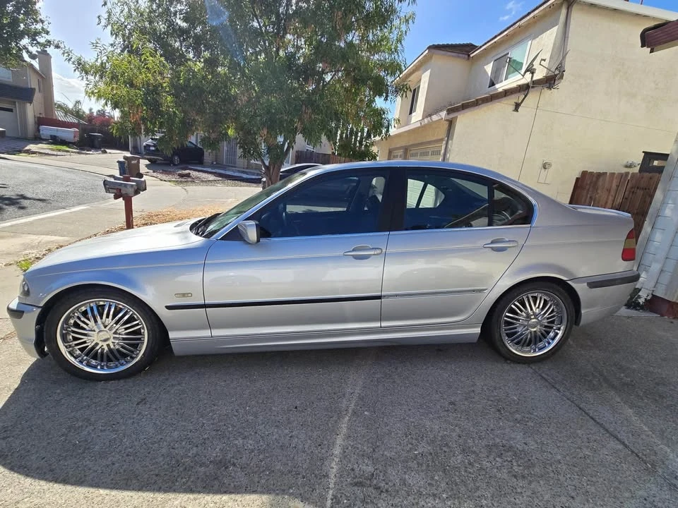 2001 BMW E46 330i & 330Ci - Image 2 of 2
