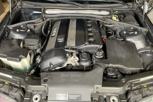 2001 BMW E46 330i & 330Ci - Image 6 of 7