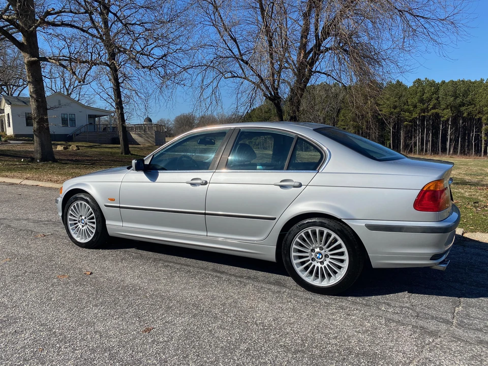 2001 BMW E46 330i & 330Ci - Image 8 of 31