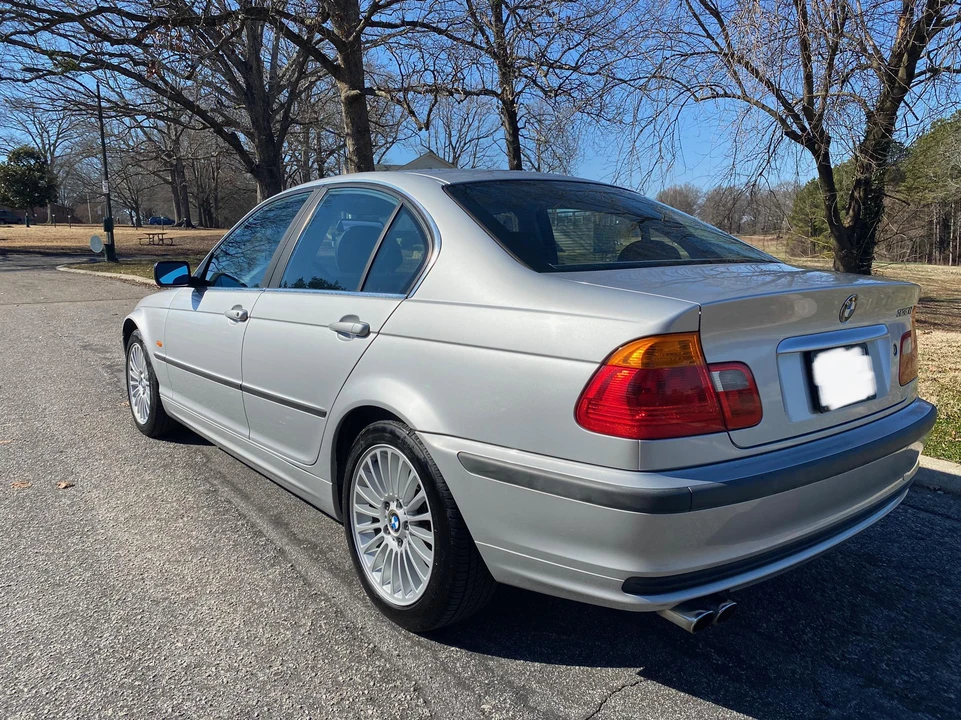 2001 BMW E46 330i & 330Ci - Image 9 of 31