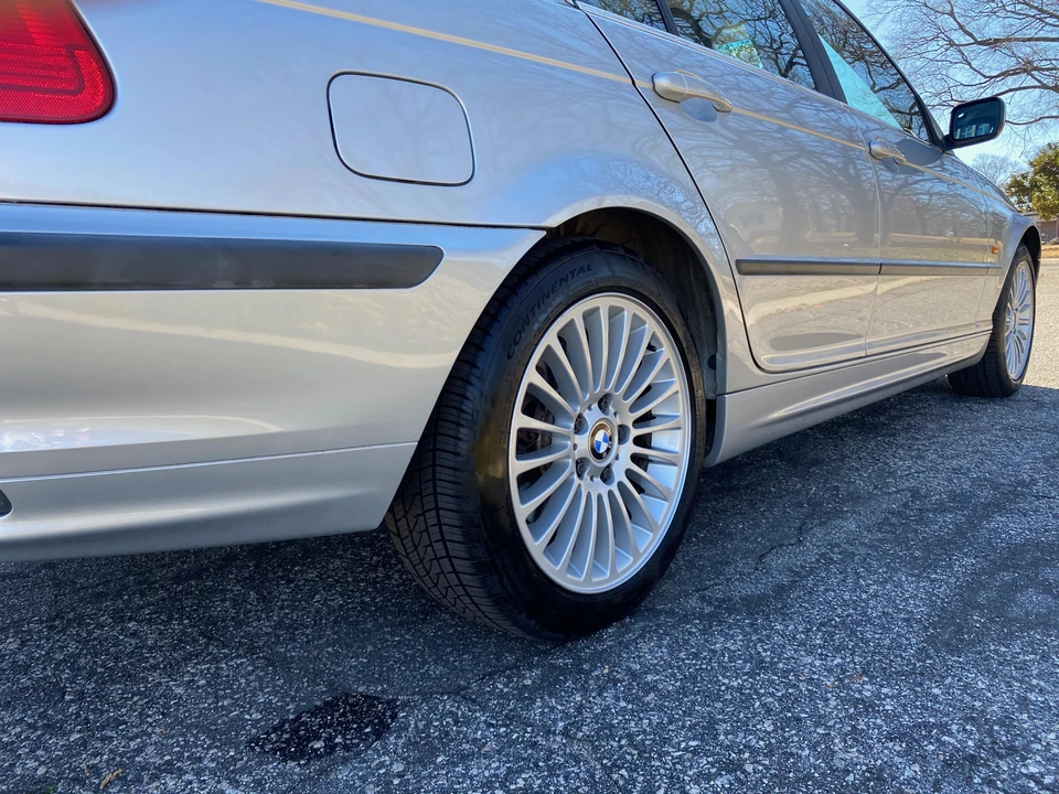 2001 BMW E46 330i & 330Ci - Image 22 of 31
