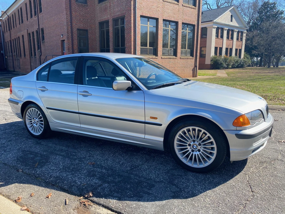 2001 BMW E46 330i & 330Ci - Image 13 of 31