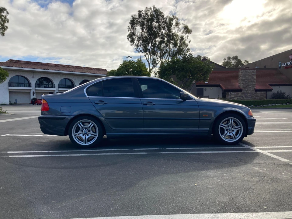 2001 BMW E46 330i & 330Ci - Image 12 of 31