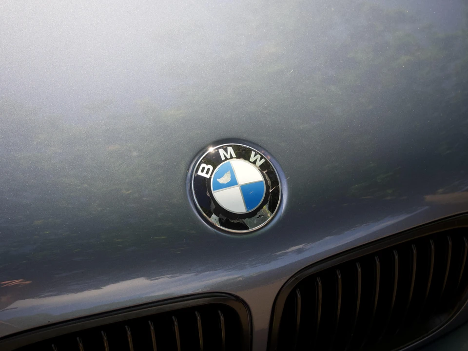 2001 BMW E46 330i & 330Ci - Image 16 of 31