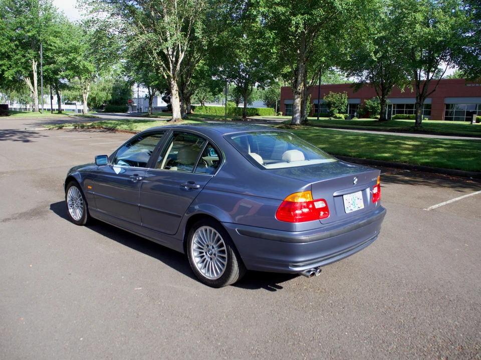 2001 BMW E46 330i & 330Ci - Image 9 of 31
