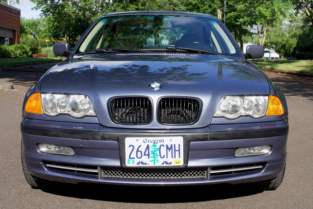 2001 BMW E46 330i & 330Ci - Image 2 of 31
