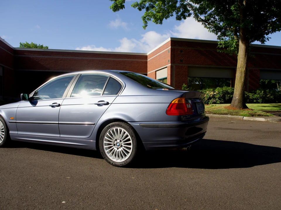 2001 BMW E46 330i & 330Ci - Image 29 of 31